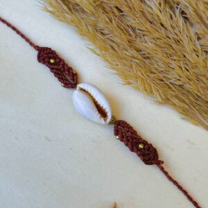 candice-mary-micro-macrame-creatrice-artisanat-lithotherapie-rochefort-du-gard-bracelet-coquillage
