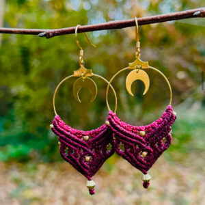 candice-mary-micro-macrame-creatrice-artisanat-lithotherapie-rochefort-du-gard-boucle-oreille-laiton-ethnique-lune-or