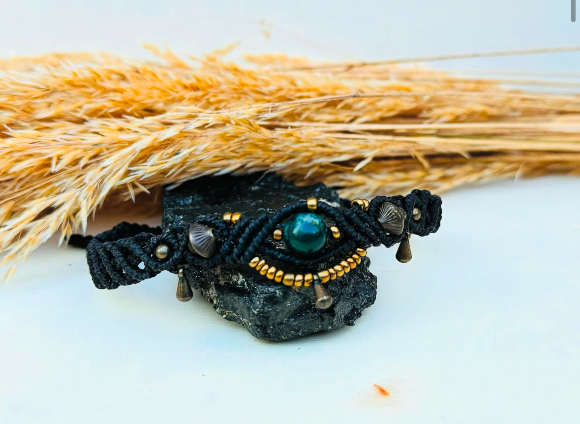 candice-mary-micro-macrame-creatrice-artisanat-lithotherapie-rochefort-du-gard-bracelet-malachite