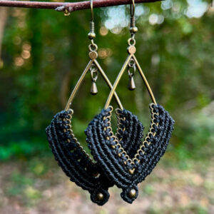 candice-mary-micro-macrame-creatrice-artisanat-lithotherapie-rochefort-du-gard-boucle-oreille-laiton