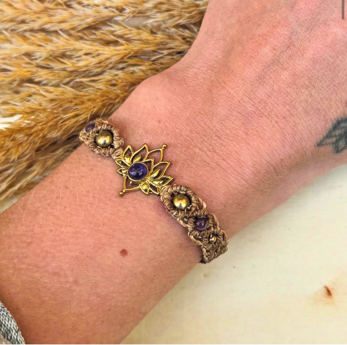 candice-mary-micro-macrame-creatrice-artisanat-lithotherapie-rochefort-du-gard-bracelet-amethyste