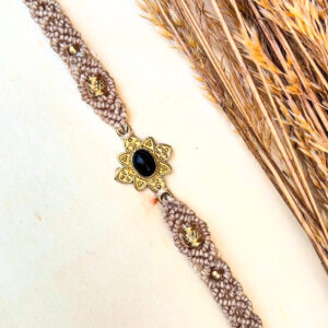 candice-mary-micro-macrame-creatrice-artisanat-lithotherapie-rochefort-du-gard-bracelet-onyx