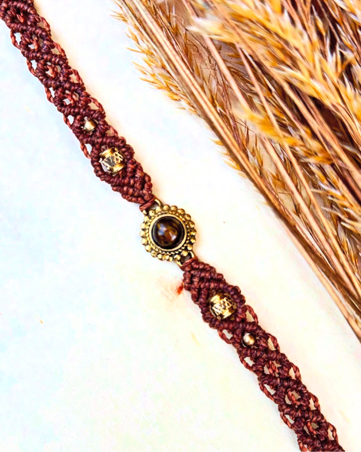 candice-mary-micro-macrame-creatrice-artisanat-lithotherapie-rochefort-du-gard-collier-ras-du-cou