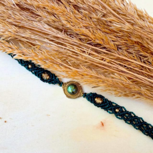 candice-mary-micro-macrame-creatrice-artisanat-lithotherapie-rochefort-du-gard-collier-ras-du-cou